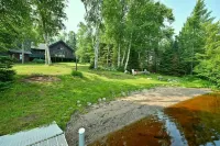 Birch Haven 4 Bedroom Home by RedAwning