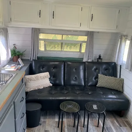 Country side, very private cozy RV in Marvelous Ohiopyle with WiFi, AC.