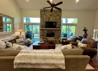 Mountain Chalet on Golf Course with Beautiful Views