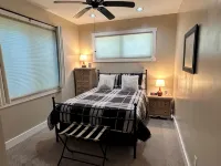 Walk to Everything! Spacious & Modern 4-Bedroom Home in the Center of Town. - 무료 와이파이