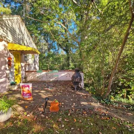 Refreshing home with WiFi, AC, fireplace in marvelous Heart of Yadkin Valley Отели в г. Север Нобс