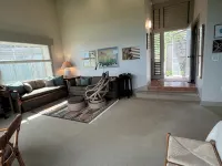 Secluded Oceanfront Cottage- in Princeville – Private large Spa & Stunning Views - Condos