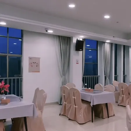 Vienna Hotel (ShaoGuanLechang)