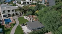 Yunqi Fenglinli Pool Resort Homestay (Yanji Chaoyangchuan Airport High speed Railway Station Branch)