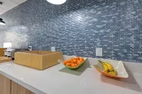 La Quinta Inn & Suites by Wyndham Jacksonville Mandarin - servizio colazione