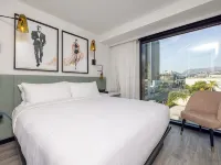 The Godfrey Hotel Hollywood Hotels near Hollywood & Vine