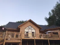 Chaling Mountain Elm Art Hotel Hotele w: Powiat Chaling