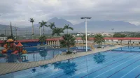 Longfeng Sports Theme Hotel - Rooftop Pools