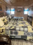 Cabin Unit 1 of 6 in amazing Paige with AC, WiFi