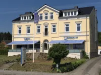 Hotel Kieler Förde - Bãi đậu xe
