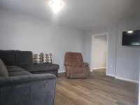 Charming 2-bedroom apartment with WiFi, AC in enjoyable Hemphill - Wifi
