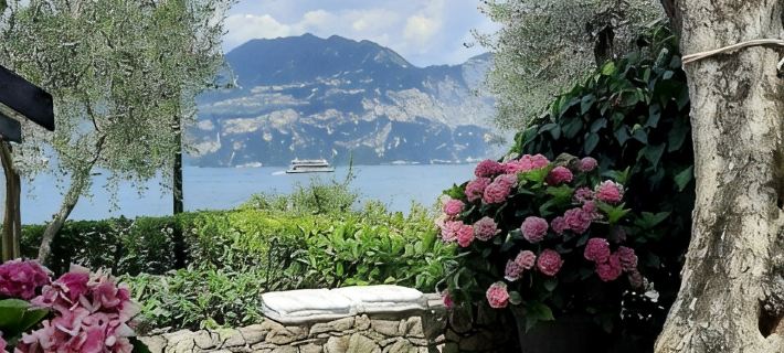 Villa on LAKE with private dock. Hotels in Brenzone sul Garda