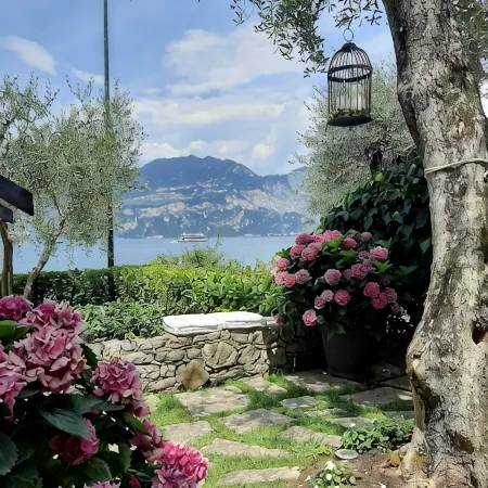 Villa on LAKE with private dock.