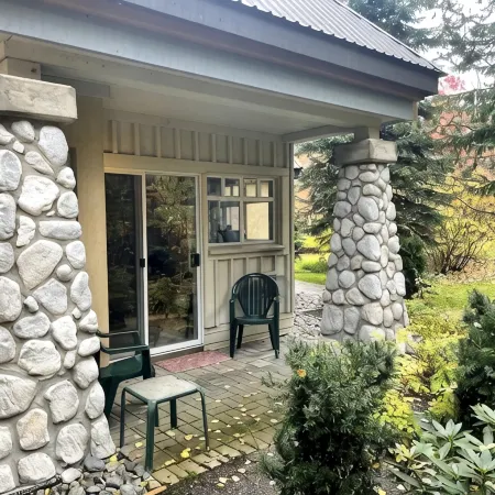 Cozy Village Townhome- Free Parking!