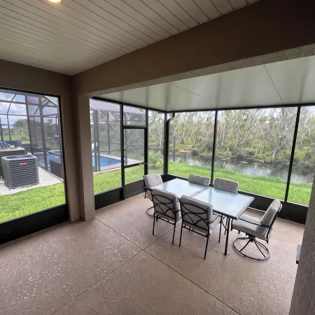 Perfect Luxury Home 4 Bedrooms, Perfect for Family and Friends Perfect Lake View