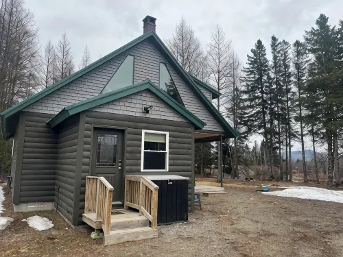 Beautiful Log Cabin on Moose River in Jackman ME