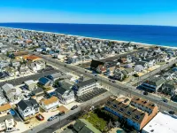 Cozy 1-bedroom condo in Lavallette, located 1 block from beach 라발레트 호텔