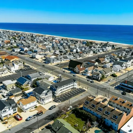 Cozy 1-bedroom condo in Lavallette, located 1 block from beach