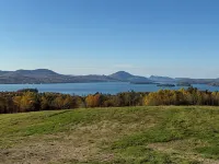 Lake house on Lake Memphremagog - 3-Star