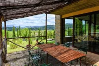 TUSCANY DETACHED HOUSE INCREDIBLE PANORAMA, LARGE GARDEN 5 MIN FROM AREZZO
