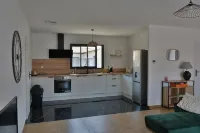 Maison Noé ( New Villa ) Spacious near the center Fully air-conditioned - วิลล่า