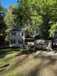 Charming 3-bedroom house with Screened deck, Community Bay/Pool Access and more!