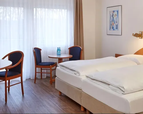 Sunday Hotel Wiesbaden Niedernhausen Zimmer Photos