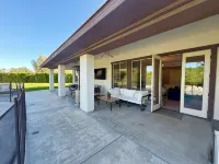 1/2acre Adult & Kid Playground-relax & have fun! Pool/spa-golf-tennis-shopping - 2-Star