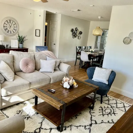Pool house - heated pool in heart of Melbourne, minutes to beach