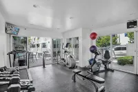 LUXURY STAY  W/BEACH, POOL, GYM, and SPA! Restaurants & bars across street also! - ジム