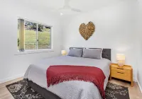 Breathtaking Hilltop Cabin 2 - A Home Away From Home - 무료 와이파이