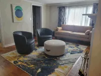 Charming retro house on University Ave, walking distance from WVU Stadium.