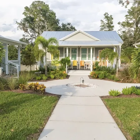 Key West Style Cottage - with pool/hot-tub