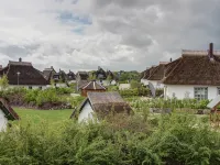 Enchanting thatched house idyllically situated on the Achterwasser, child-friendly