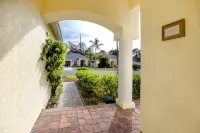 Blue Heron Lakeview Pool Home Close to Clearwater