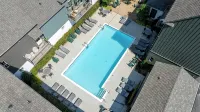 3 Story 2Br-2.5BA Townhouse w/Terrace/Pool Downtown ATL