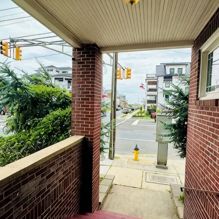 ACROSS from Ventnor BEACH BLOCK! 2 bd -and 2 ba unit  - 8th house from beach.
