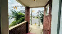 ACROSS from Ventnor BEACH BLOCK! 2 bd -and 2 ba unit  - 8th house from beach.