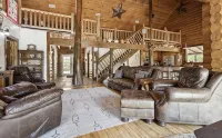 2 story Florida Cypress Cabin - Wifi