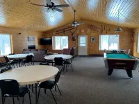 Vacation Lodge for Big Groups: 8Br/8BTH, Sleeps 36, Pool Table, Vball, Fire Pit - Wi-Fi