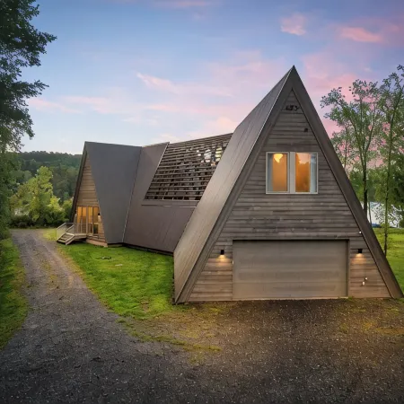 Lake Bomoseen | Lake Access, Fire Pit & BBQ