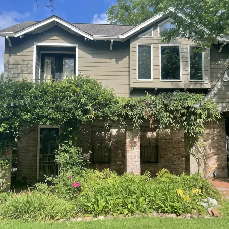 Garden 1BR Cottage off Devine St in Historic Columbia home