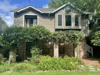 Garden 1BR Cottage off Devine St in Historic Columbia home