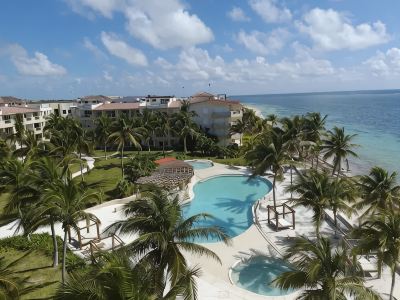 Beautiful private apartment with sea view 15 minutes from the airport