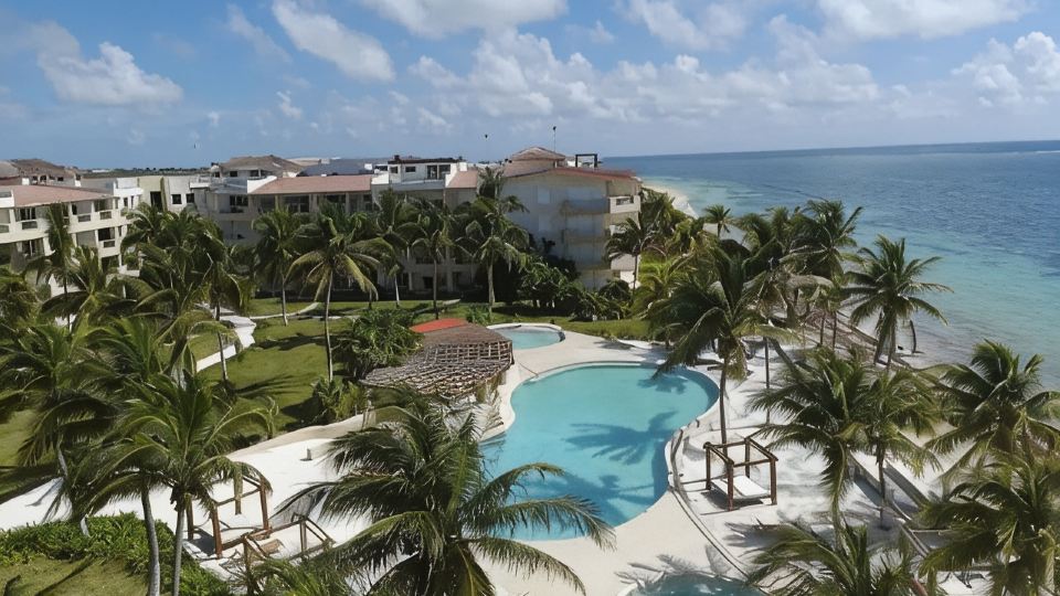 Beautiful private apartment with sea view 15 minutes from the airport