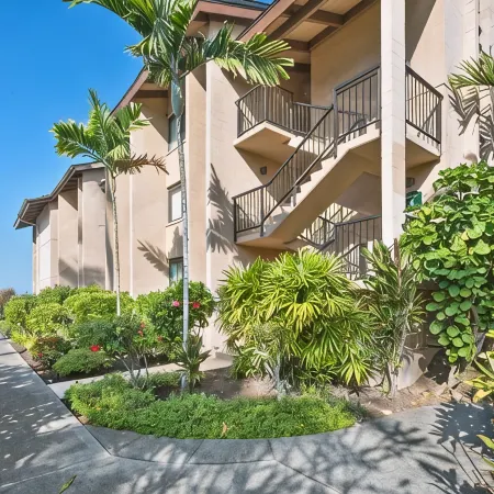Beautiful 2 Bedroom Ocean Front Building 1 at Kona Makai.