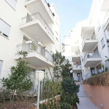 Petrovac Bay Apartments