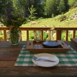 Cozy ,artistic cottage in a garden setting close to the beach and hiking trails.