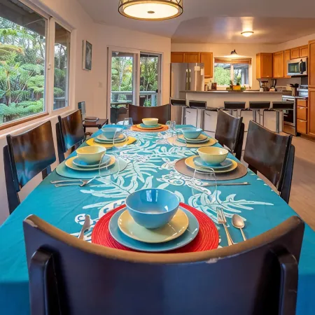 Lovely Private Home 5 minutes to Hawaii Volcanoes National Park