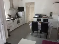 Charming 2-star apartment 200 m from the beach and shops - 3 星級